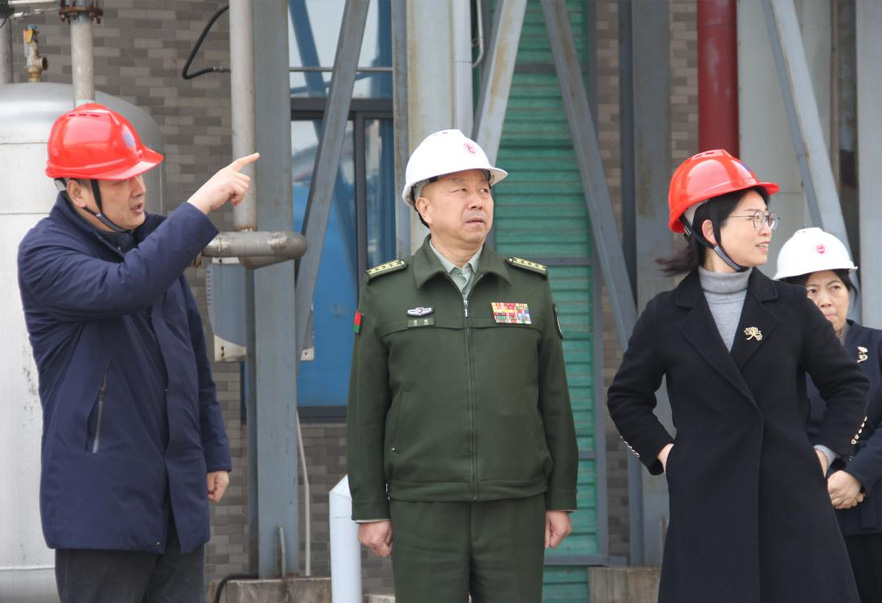 常州市委常委、常州军分区大校司令员廖鹏一行来威尼斯98488调研公司党管武装相关工作